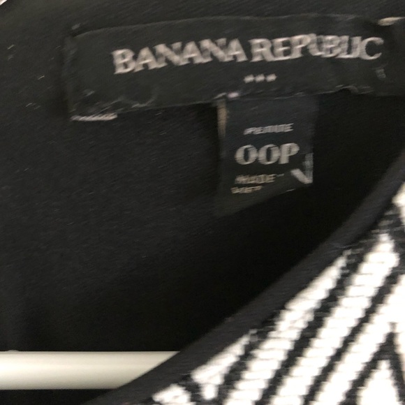 Banana republic shift dress with pockets. New without tags. Fits beautifully! - Picture 2 of 3